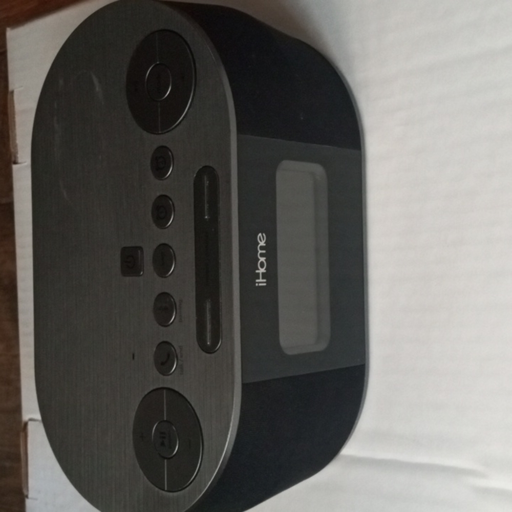 IHOME ITB Digital FM Clock Radio